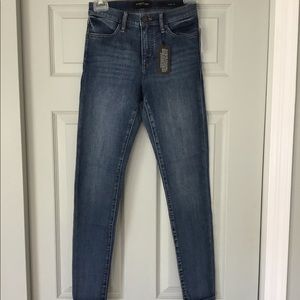 Banana Republic Skinny Jeans - 24